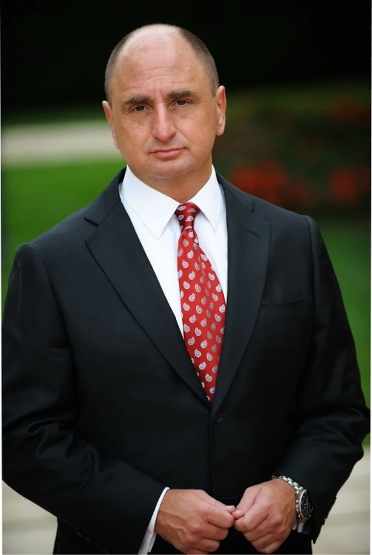 Javier Bertrán, médico y estratega